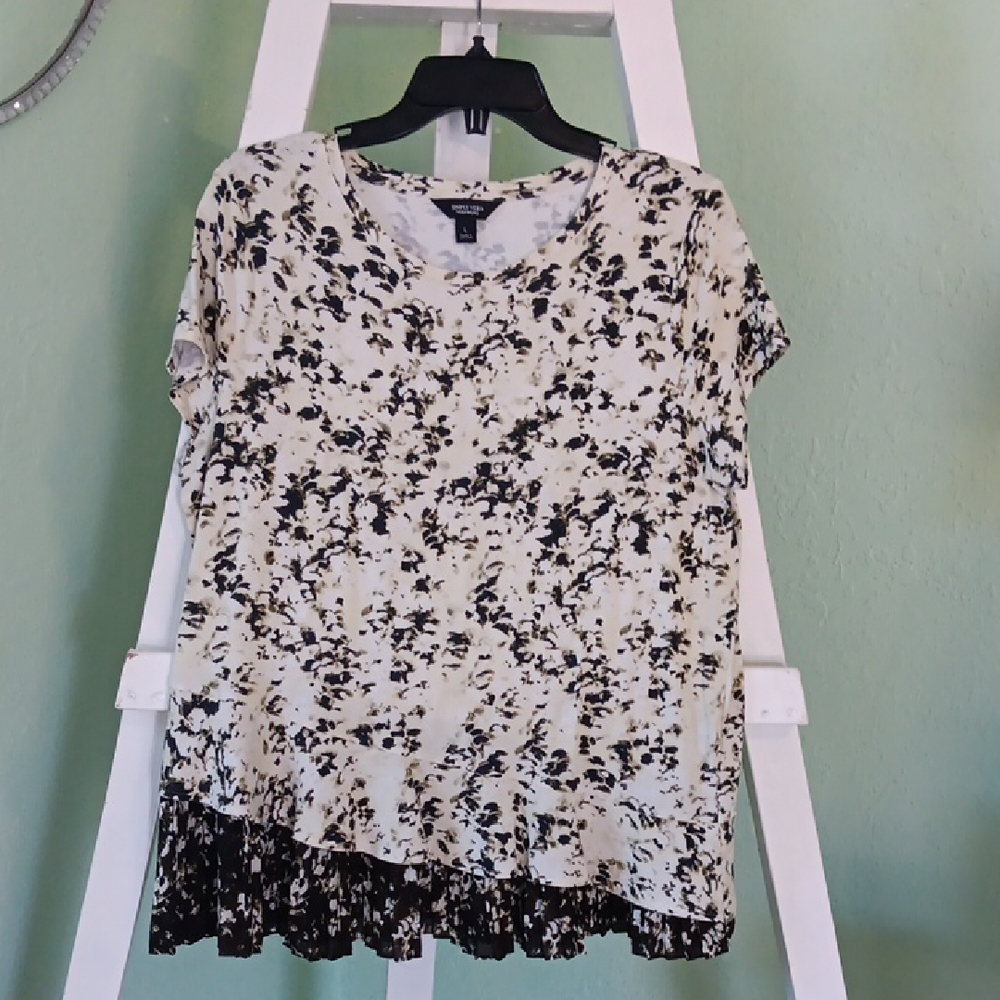 Women's Black and Cream Top